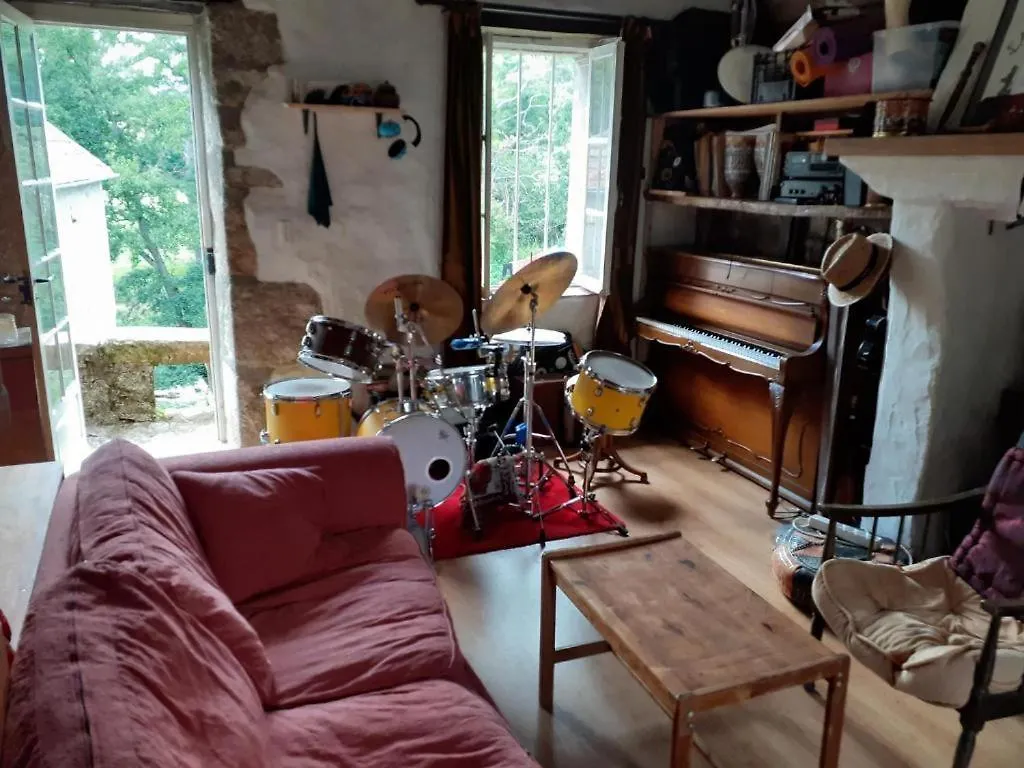 Magnifique Moulin Au Bord D'Une Riviere, Calme Absolu, Piano Doyet Holiday home