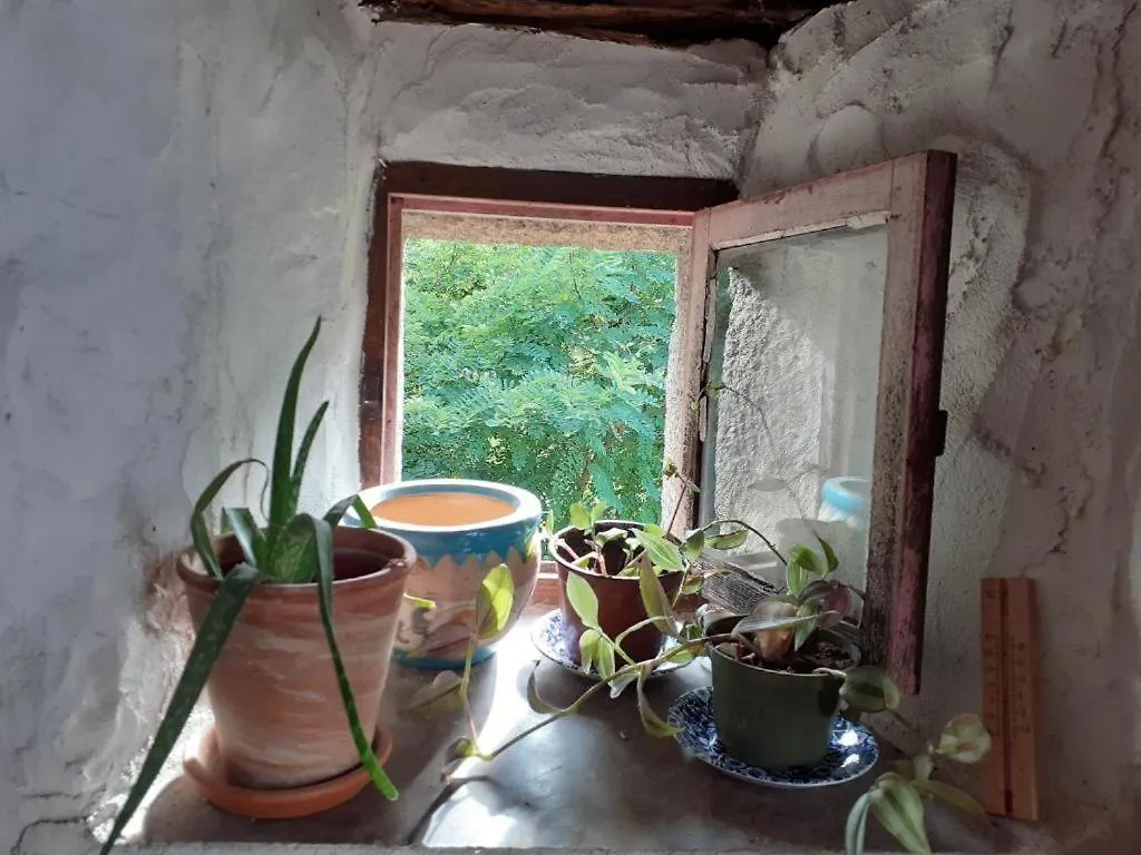 Holiday home Magnifique Moulin Au Bord D'Une Riviere, Calme Absolu, Piano Doyet